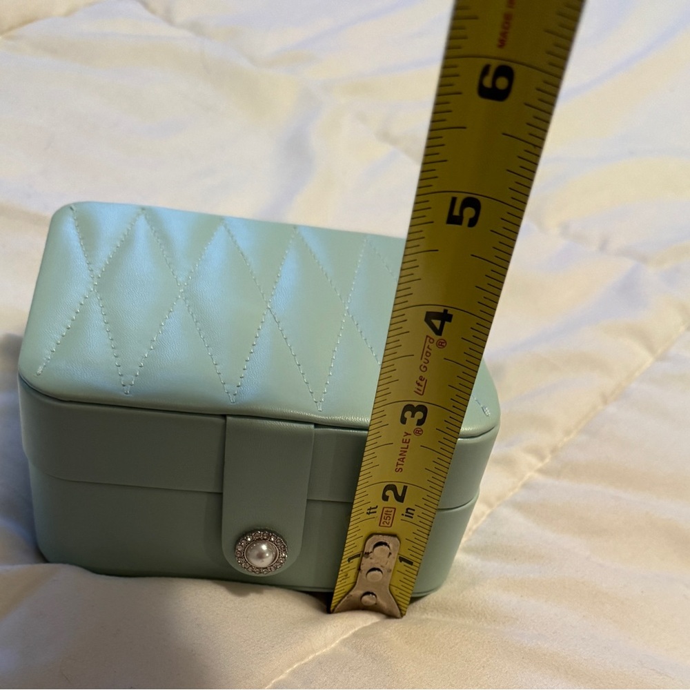 Elegant Mint Green Quilted Women's Travel Jewelry Case - Picture 6 of 13